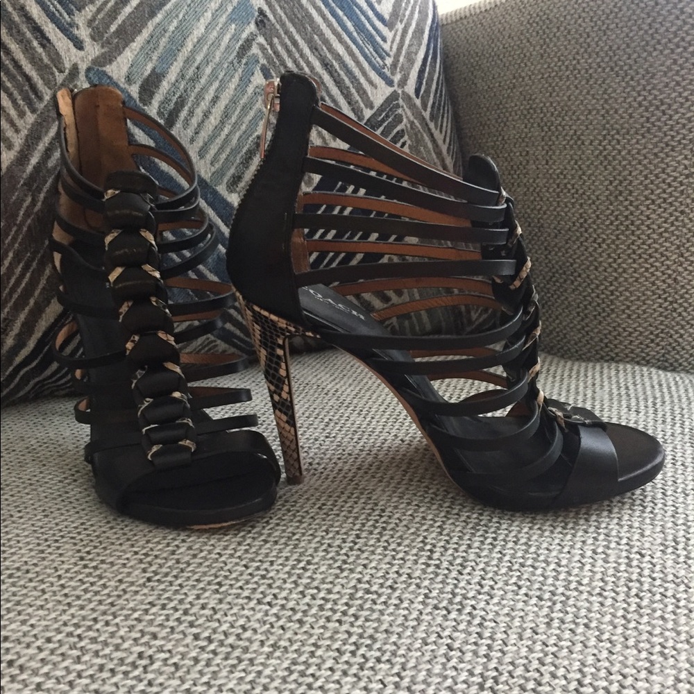 Coach Josey Snake Skin Pumps: Size 7M 🐍